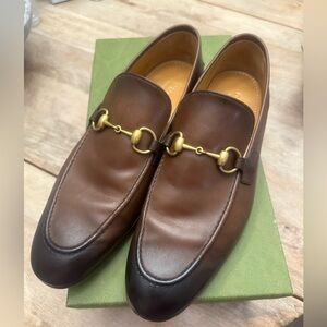 GUCCI MENS LEATHER JORDAAN LOAFER